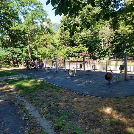 Апартамент Cozy 2 Bedroom With Terrace Near The Beach And Park Варна