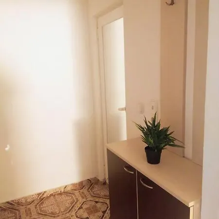 Cozy 2 Bedroom With Terrace Near The And Park Варна