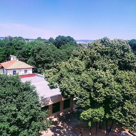 Апартамент Cozy 2 Bedroom With Terrace Near The And Park Варна