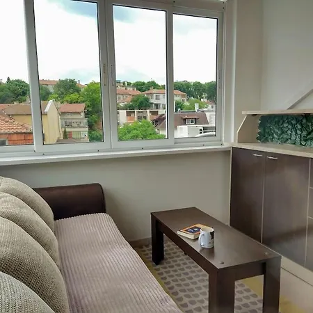 Cozy 2 Bedroom With Terrace Near The And Park Апартамент *