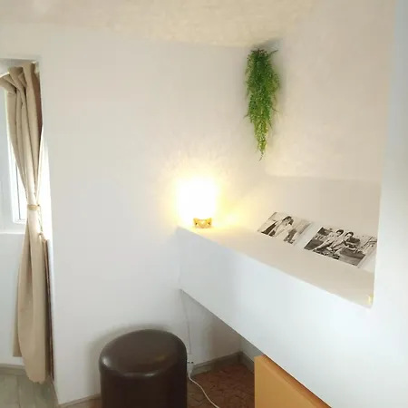 Cozy 2 Bedroom With Terrace Near The And Park