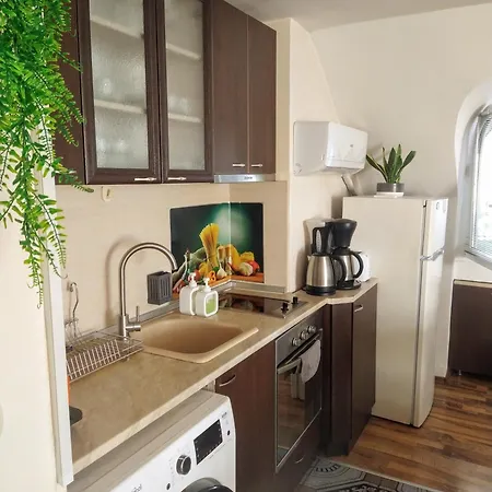 Cozy 2 Bedroom With Terrace Near The And Park Варна