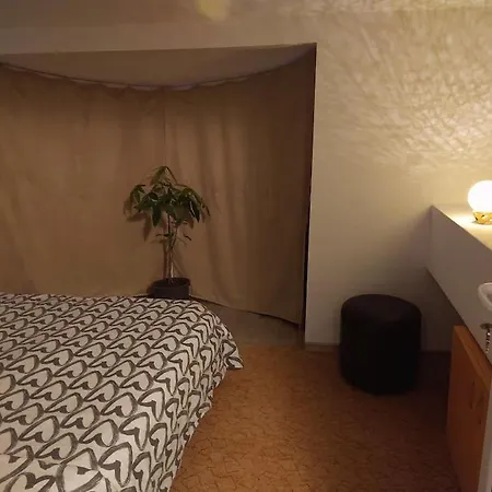 Апартамент Cozy 2 Bedroom With Terrace Near The And Park Варна