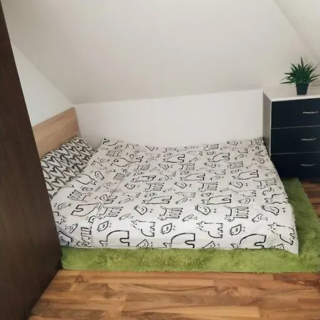 Cozy 2 Bedroom With Terrace Near The And Park